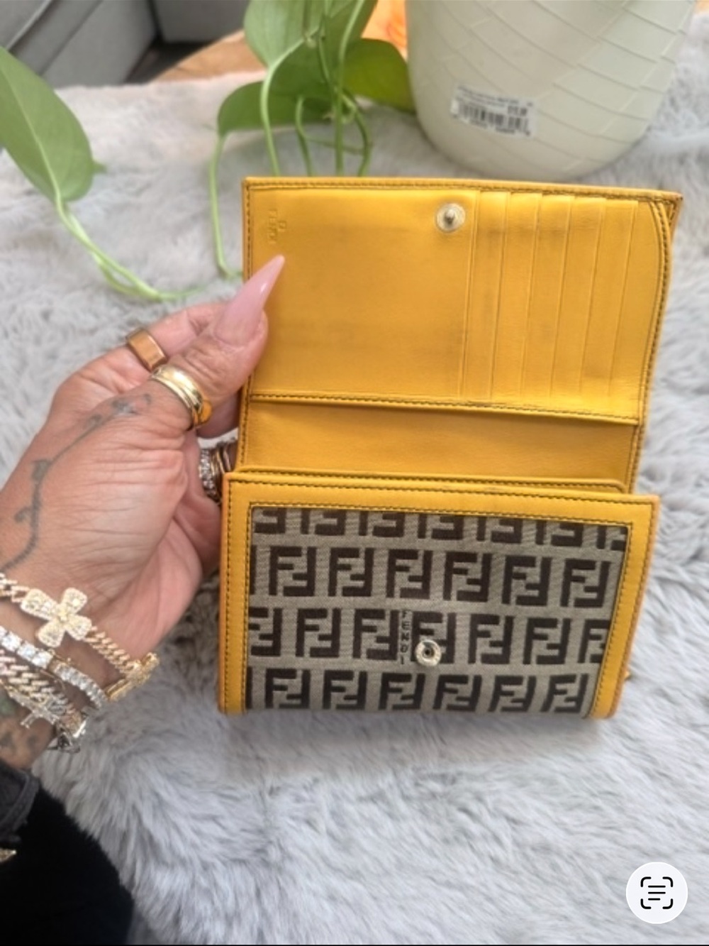 Vintage Fendi Zucca canvas and leather trifold wallet - Picture 5 of 10